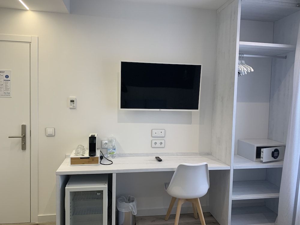 Nerja Casual Rooms Superior Double Room, Balcony 6