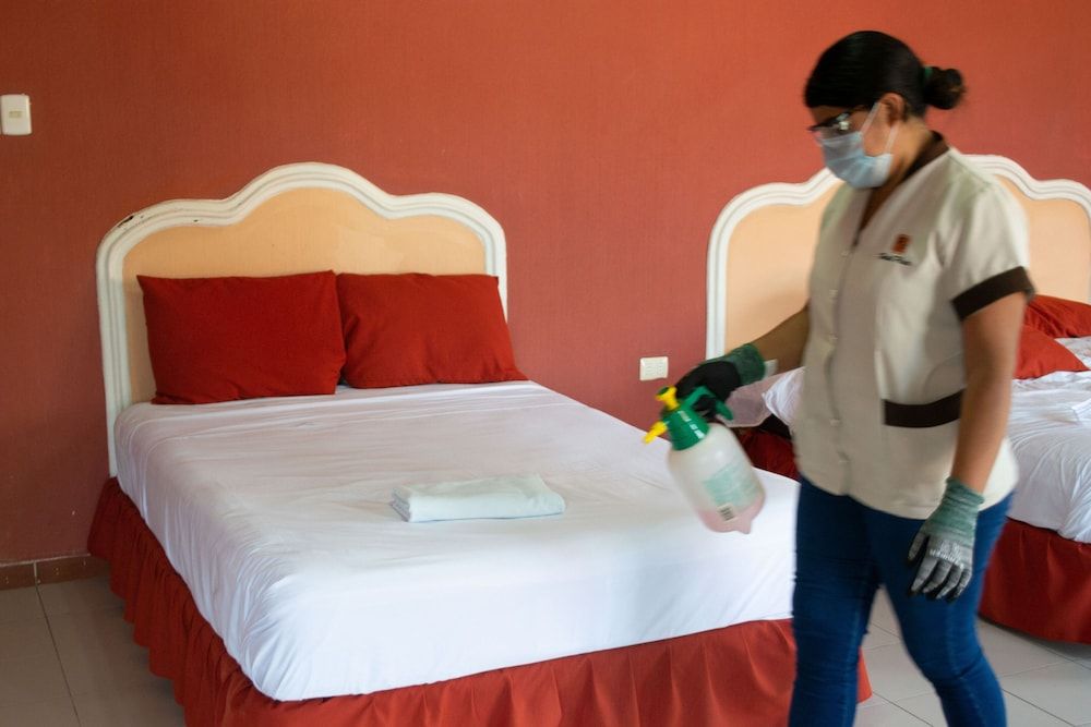 Hotel Plaza Triple Room 5