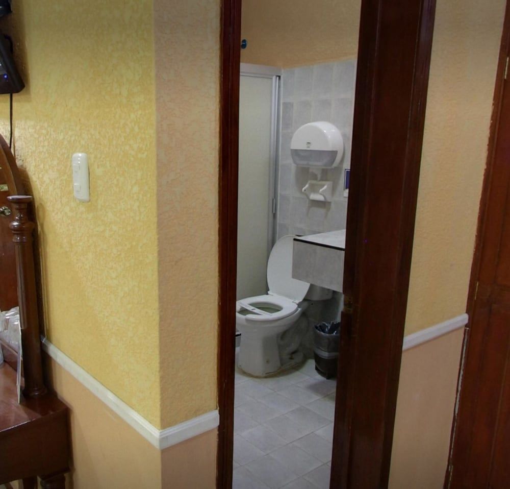 Hotel Plaza Standard Room, 1 Double Bed 6