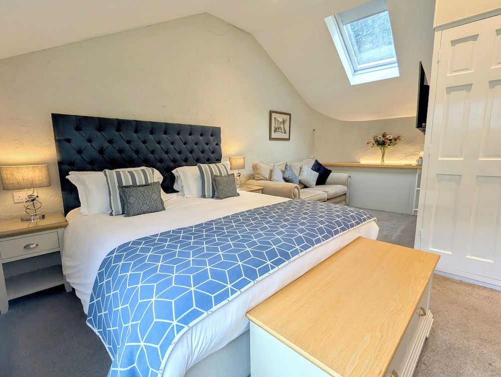 Superior Room, 1 King Bed, Ensuite (Room 11, 1st Floor, Front Superior)