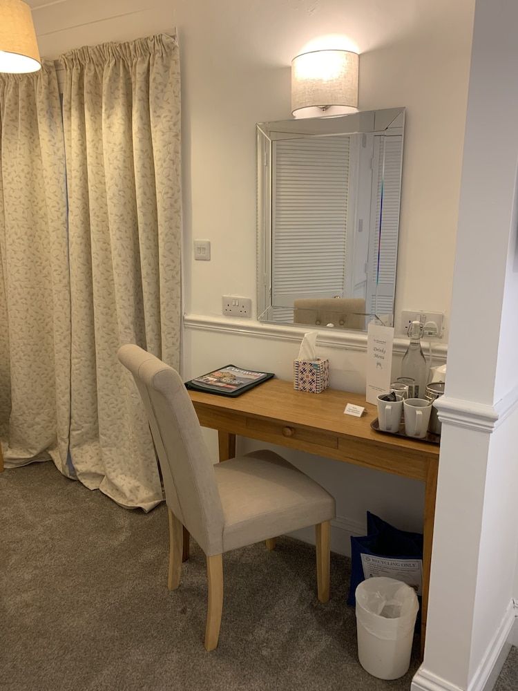 The Claremont Hotel - Adult Only Double Room, 1 King Bed, Ensuite (Room 10, 1st Floor, Rear Large) 6