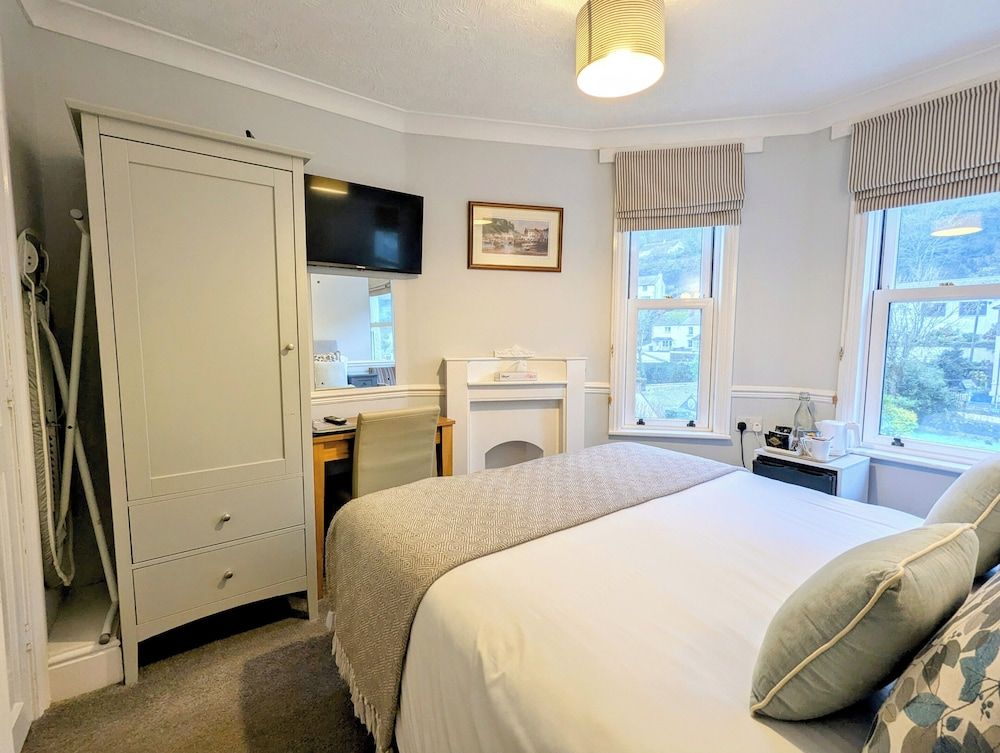The Claremont Hotel - Adult Only Double Room, 1 King Bed, Ensuite - Room 3 - 2nd Floor, Front (Not dog friendly)