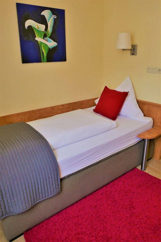 undefined Hotel Bischoff 6