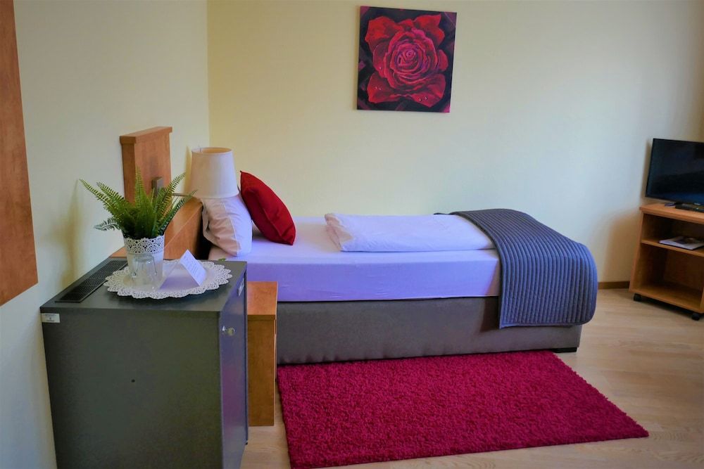 undefined Hotel Bischoff 5