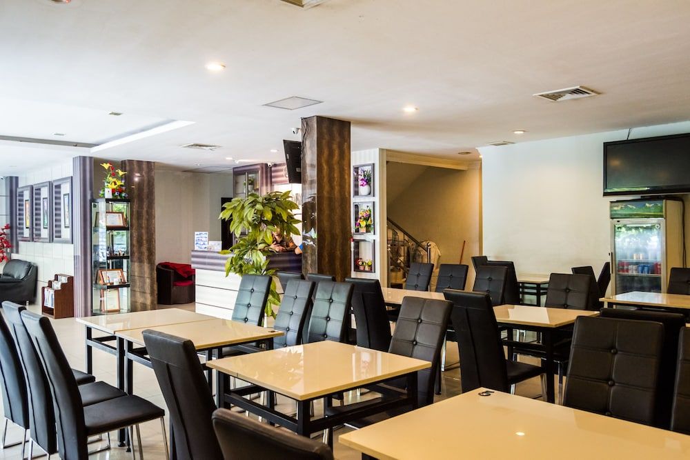 undefined Capital O 664 Romance Hotel 6