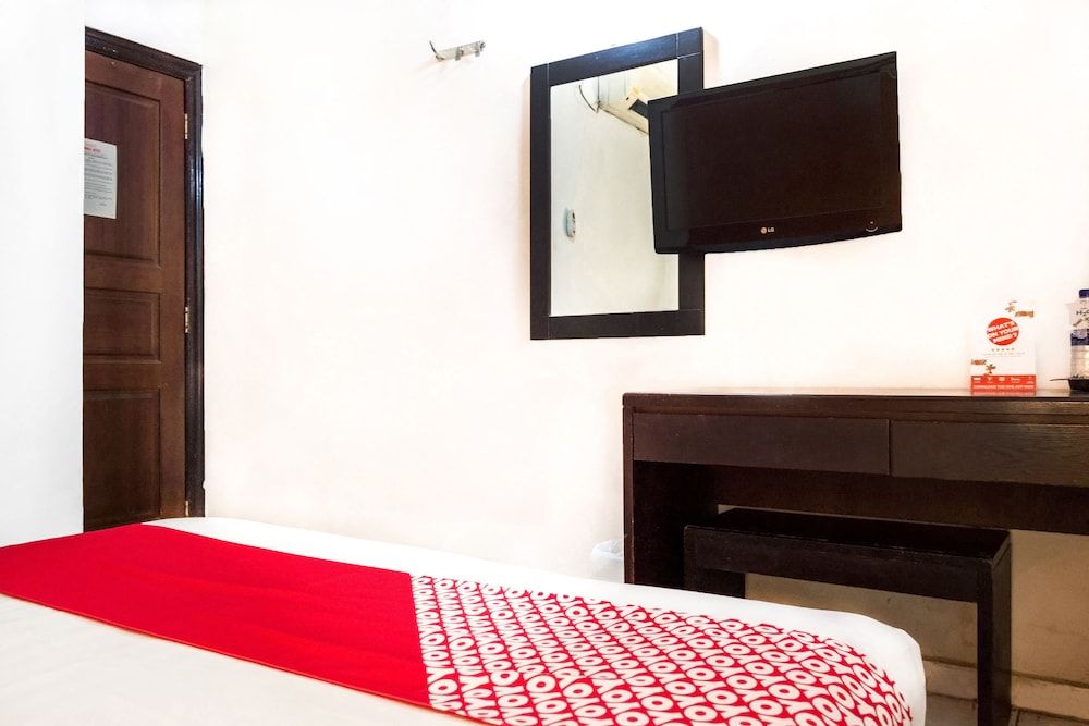 Capital O 664 Romance Hotel Standard Double Room 7