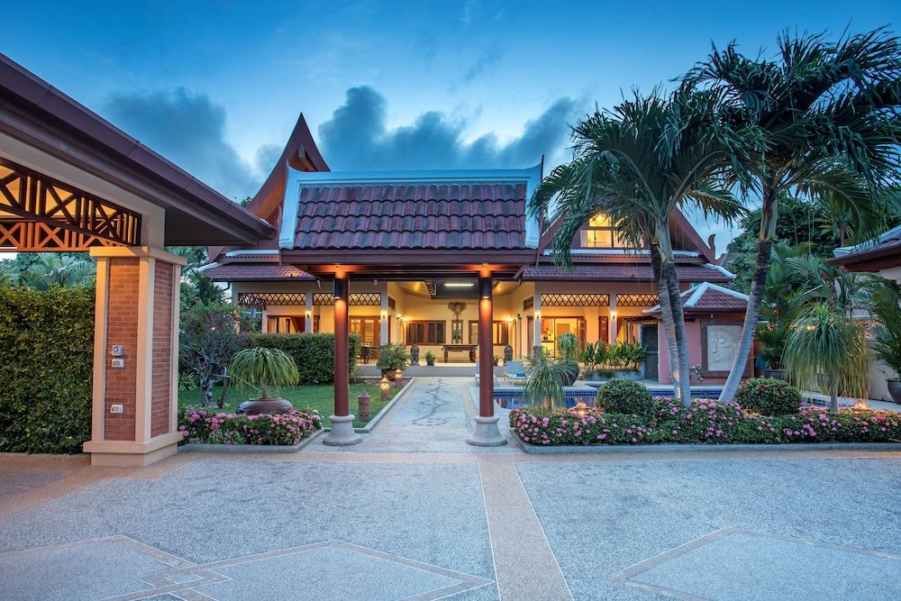 undefined Blissful Villa Felicity with Ample Space 7