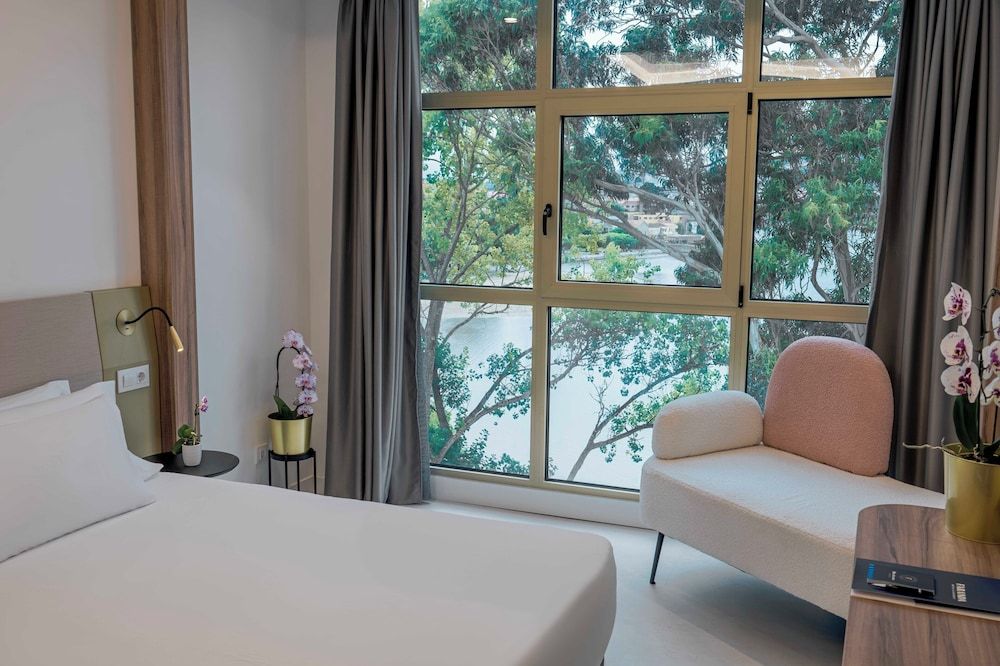 Hotel Faranda Rias Altas, Ascend Hotel Collection 2 Single Beds, Superior Room, River View 5