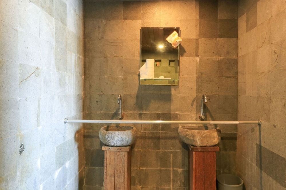 Waterside Inn Nusa Penida Deluxe Double Bed With Sea View Room 7