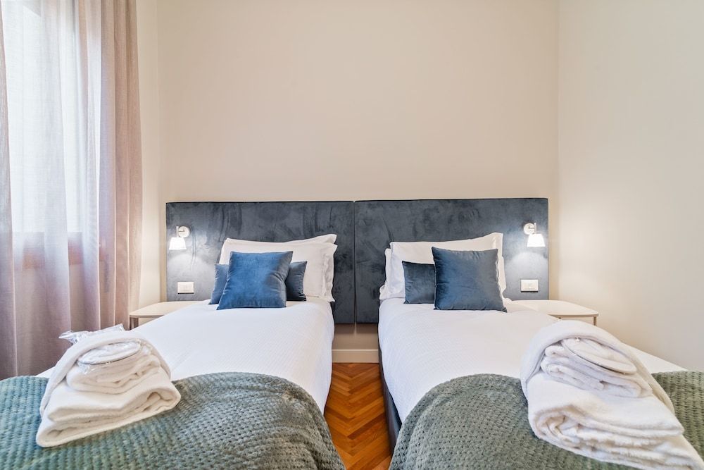 undefined San Fermo Luxury Apartment 8