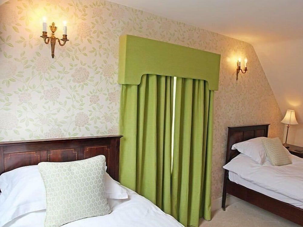 The Lion Twin Room 3