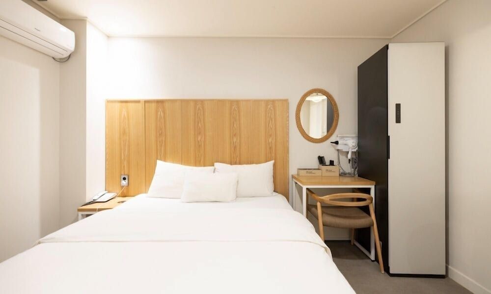 Cheongju Hotel Dictionary Studio 5