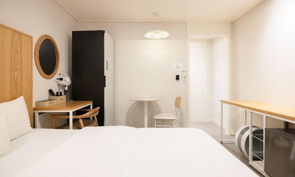 Cheongju Hotel Dictionary Studio 13