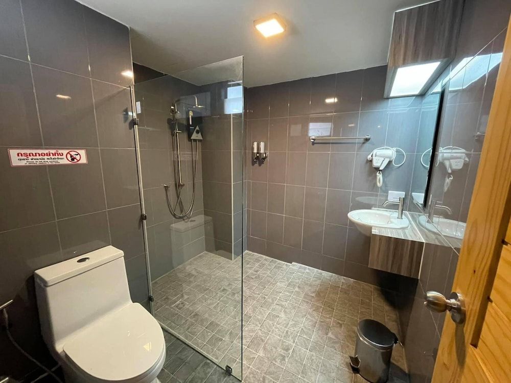 Rabbit Hotel Phimai Deluxe Room 9