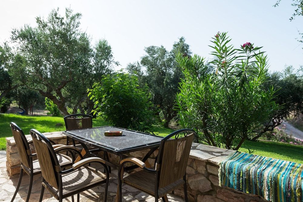 Koroni Village Grand Studio, Garden View 3