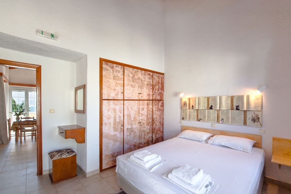 Koroni Village Apartment, Sea View 2