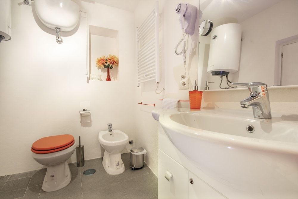 B&B Ventisei Scalini a Trastevere Standard Double or Twin Room 13