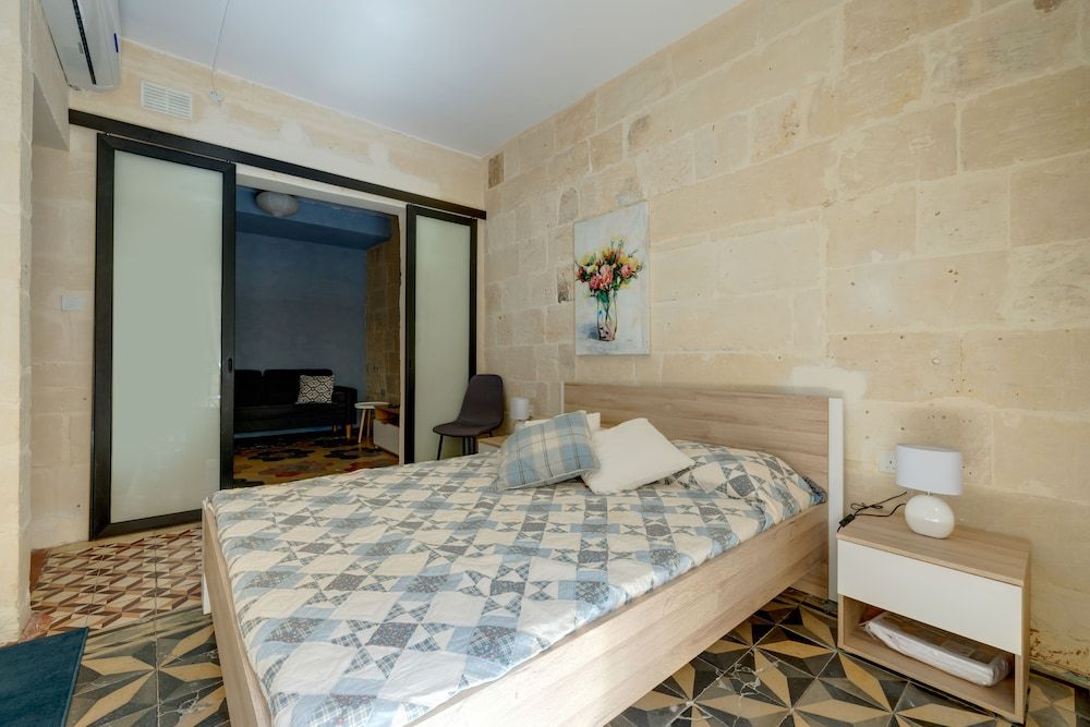 Apartment (2 Bedrooms)