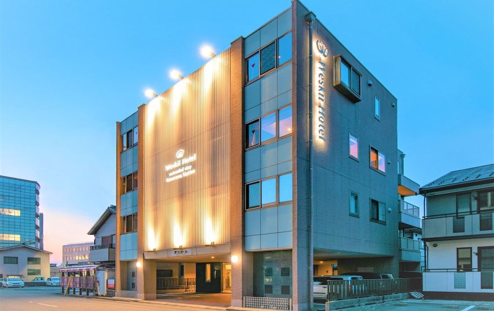 undefined Weskii Hotel 8