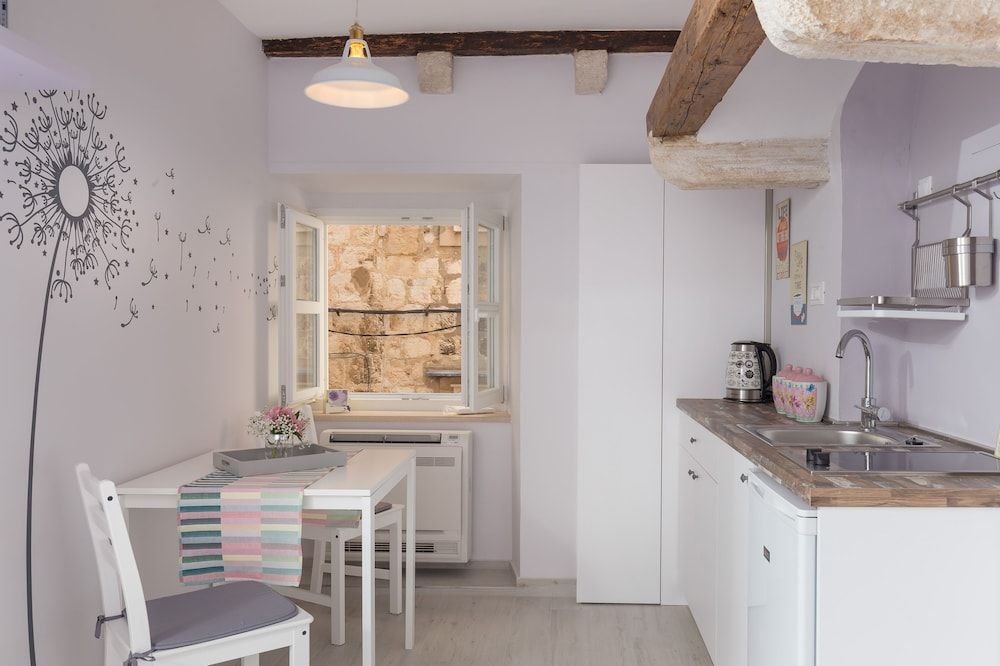 undefined Studio Apartment Lumia 10