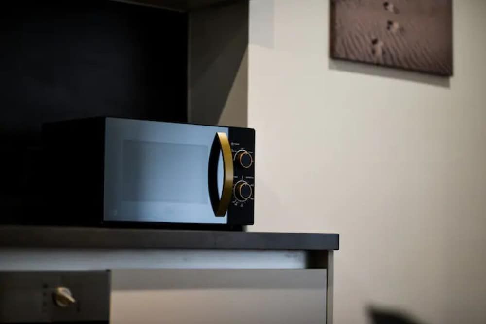 undefined Modern 2 Bedroom Flat City Centre with Parking/Balcony 6