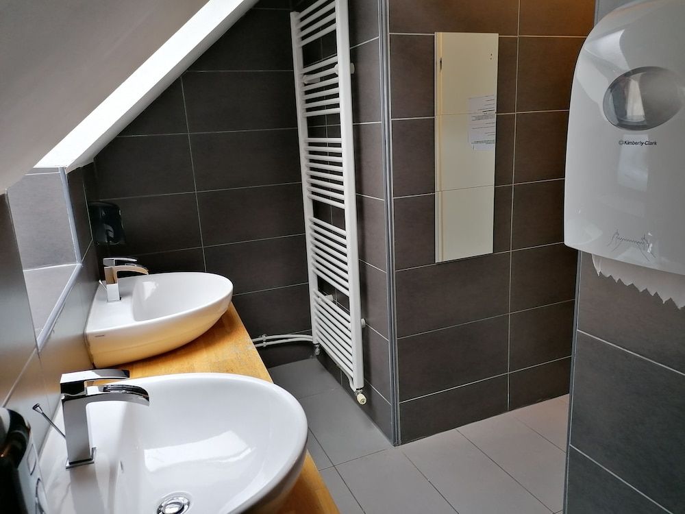 Cukrarna Hostel Family Quadruple Room (with shared bathroom) 2