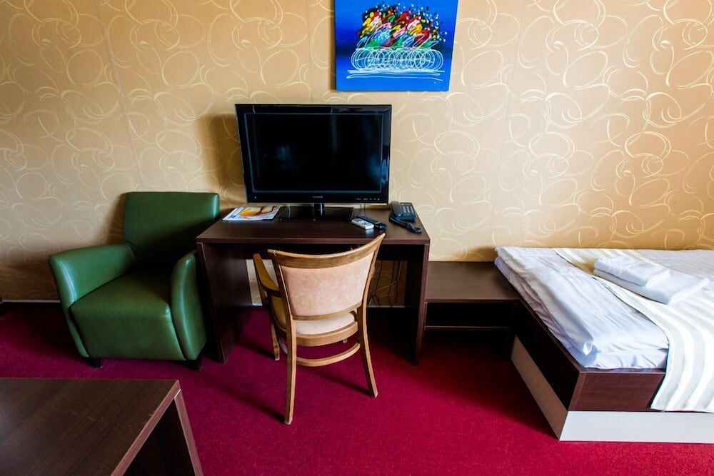 Hotel Sun Deluxe Triple Room 2