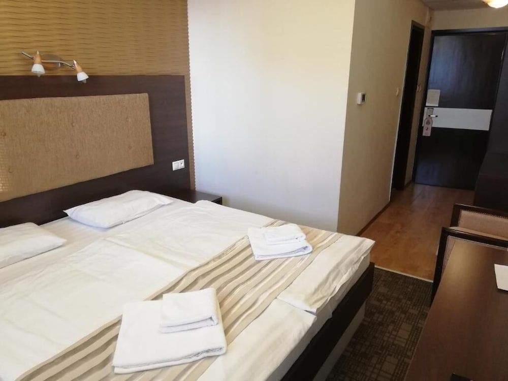 Hotel Sun Deluxe Double Room 3