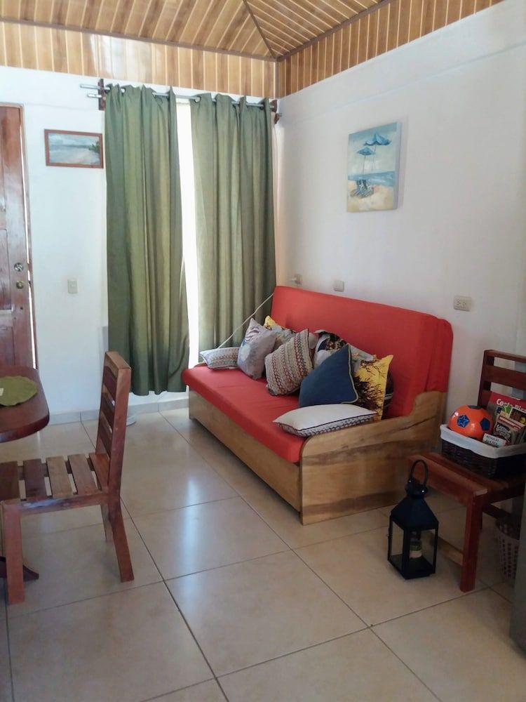 Family House, 2 Bedrooms, Kitchen, Mountain View
