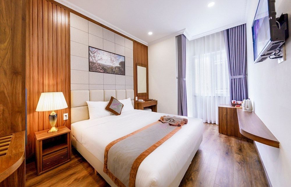 undefined Wisteria Hotel 3