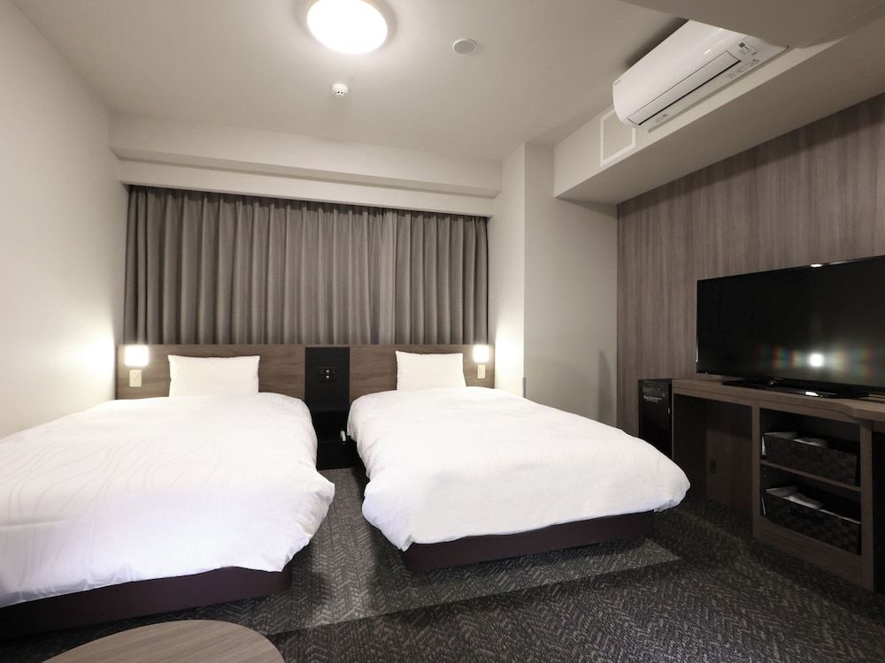 Superior Twin Room, Non Smoking (No Housekeeping)