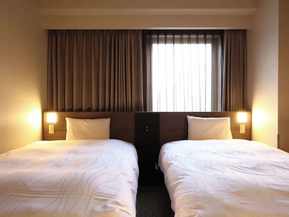 Superior Twin Room, Non Smoking (No Housekeeping)