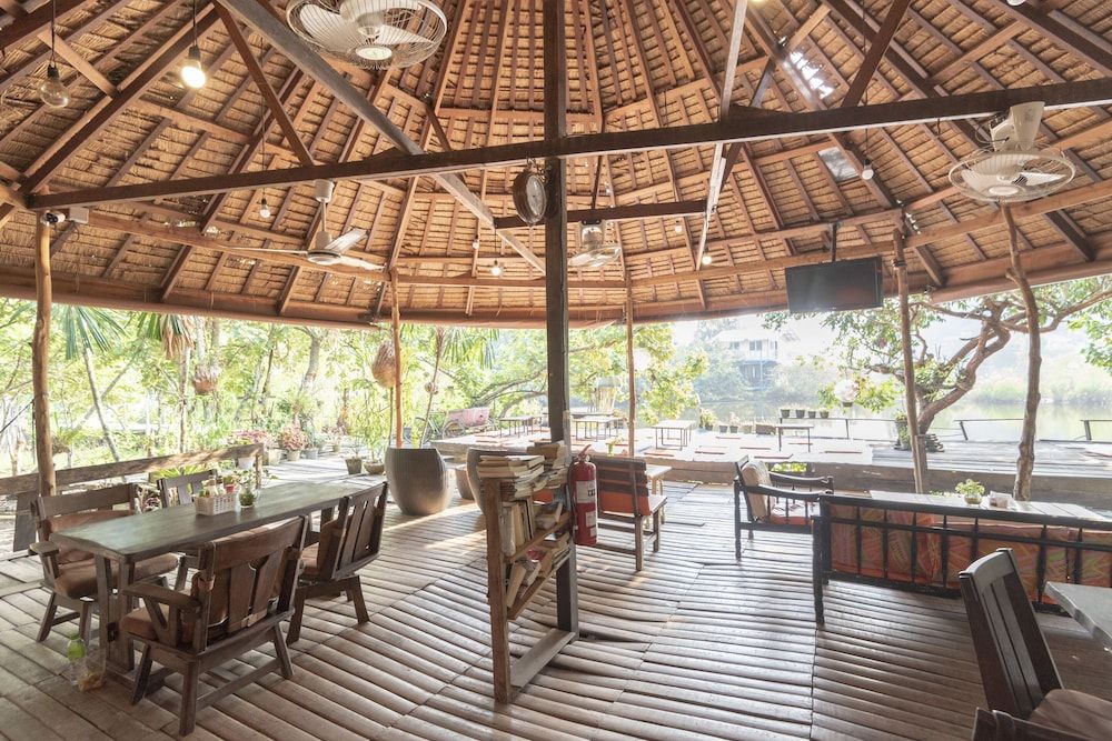 undefined OYO 693 Tree House Cottage 7