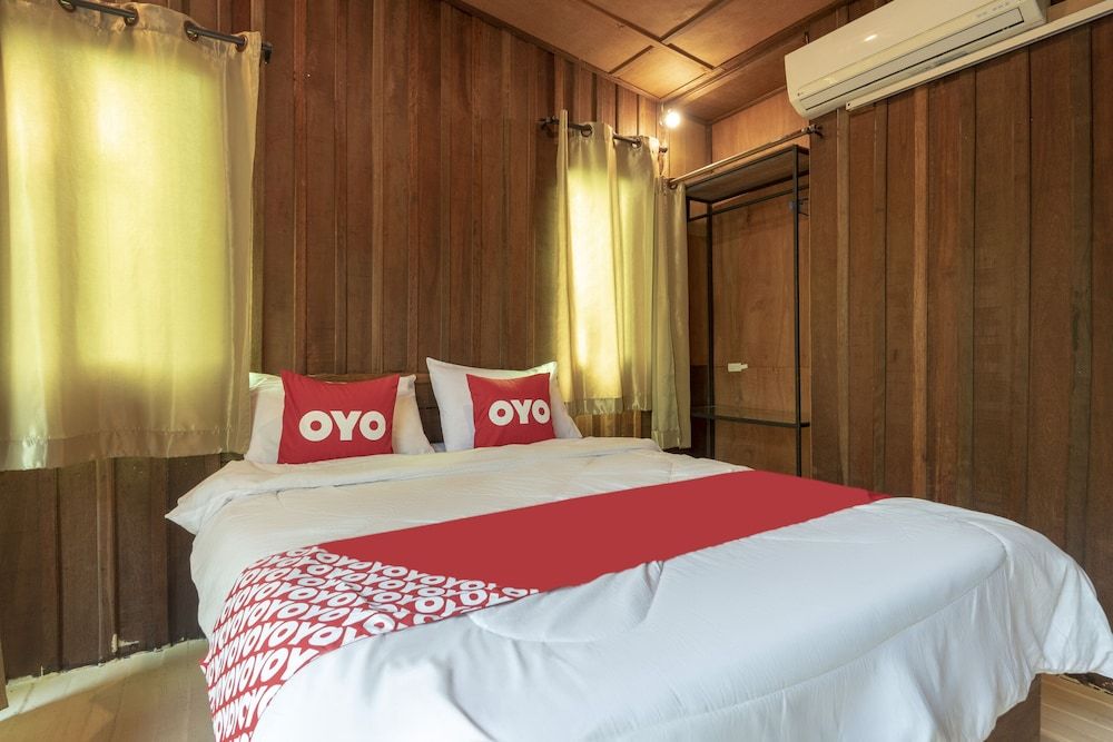 OYO 693 Tree House Cottage Deluxe Double Room 2