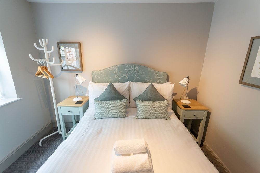The Horse & Farrier Inn and The Salutation Inn Standard Double Room (The Horse & Farrier) 3