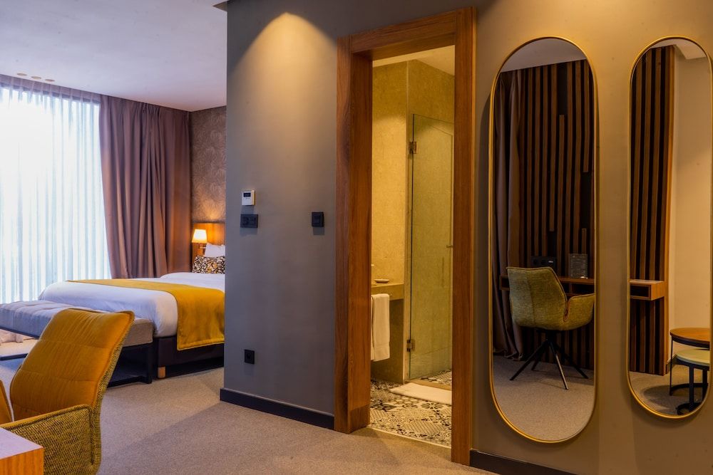 Urban Hotel and Spa Executive Suite, 1 Bedroom, Garden View 3