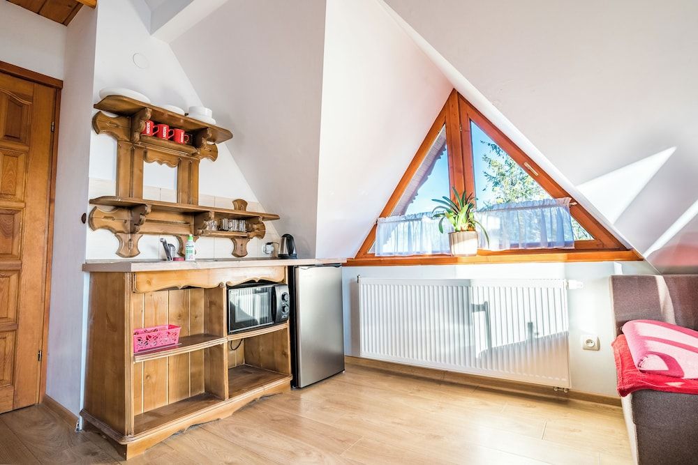 Górski Pałacyk Economy Apartment 8