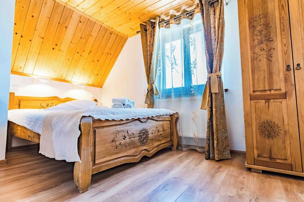 Górski Pałacyk Panoramic Double or Twin Room 5