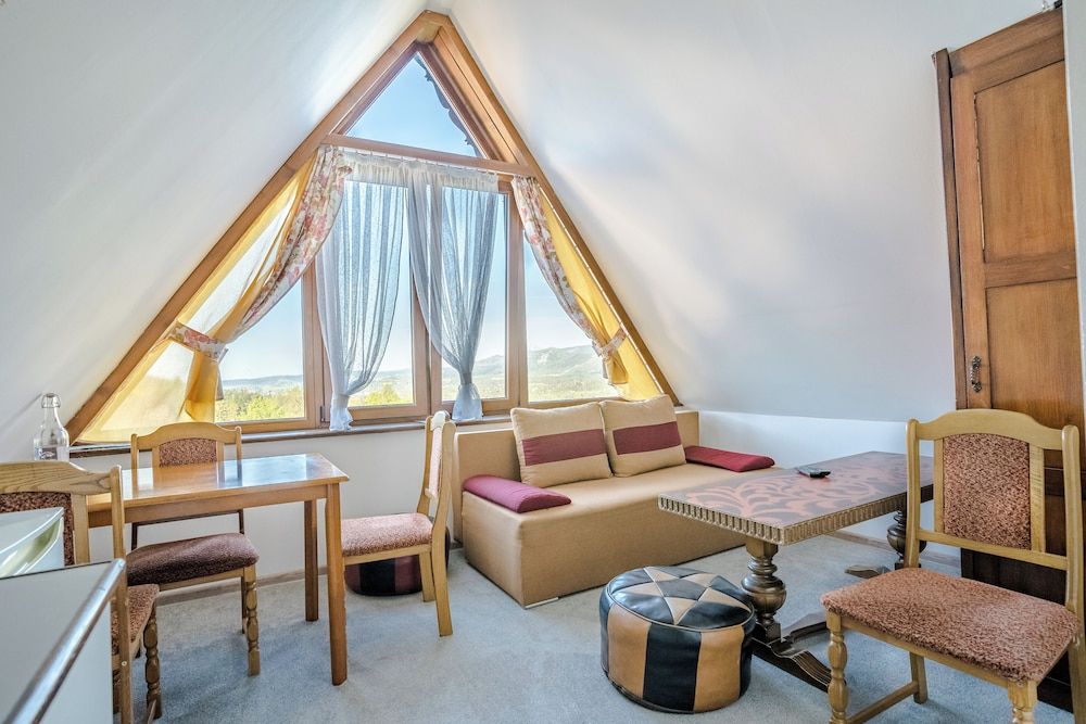 Górski Pałacyk Economy Apartment 9