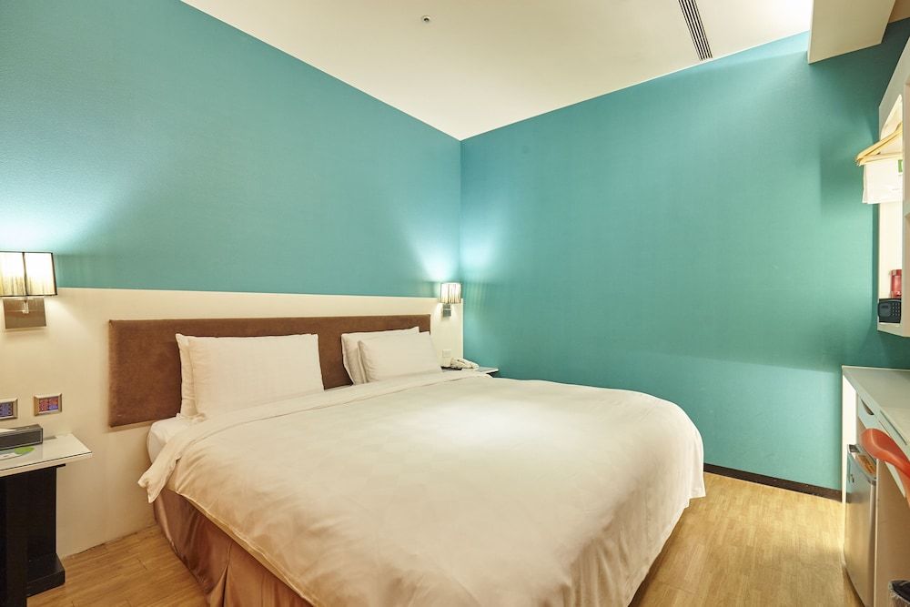 Hotel G7 Taipei Standard Room@B1, 1 Double Bed, No Window, No Parking lot 2