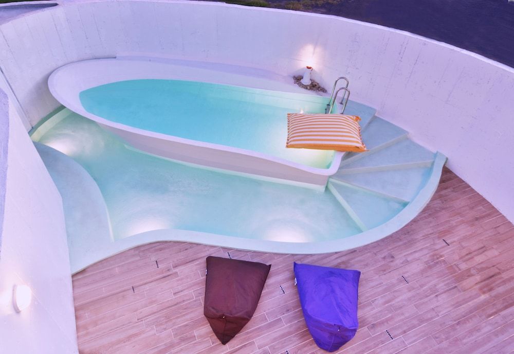 Calla Villa Signature Double Room, 1 King Bed, Private Pool 5