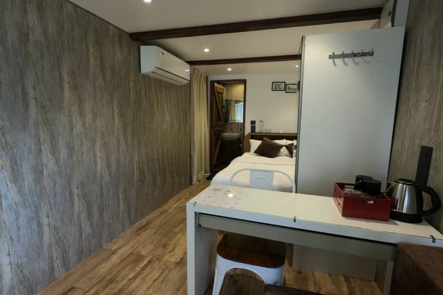 Out of Box Living Small Luxurious Box 12