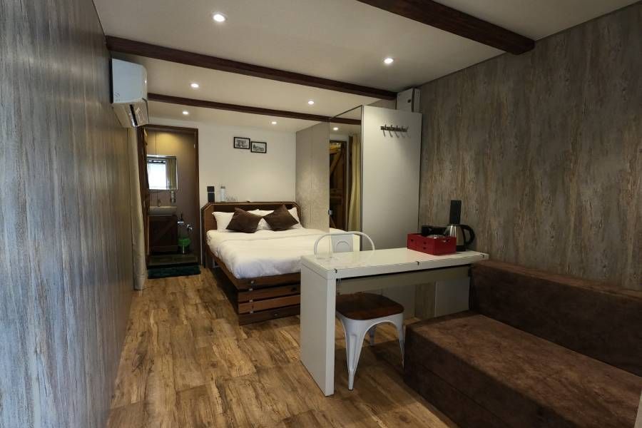 Out of Box Living Small Luxurious Box 3