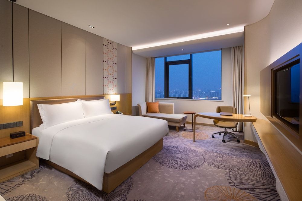 Standard Room, 1 King Bed, Accessible (Mobility)