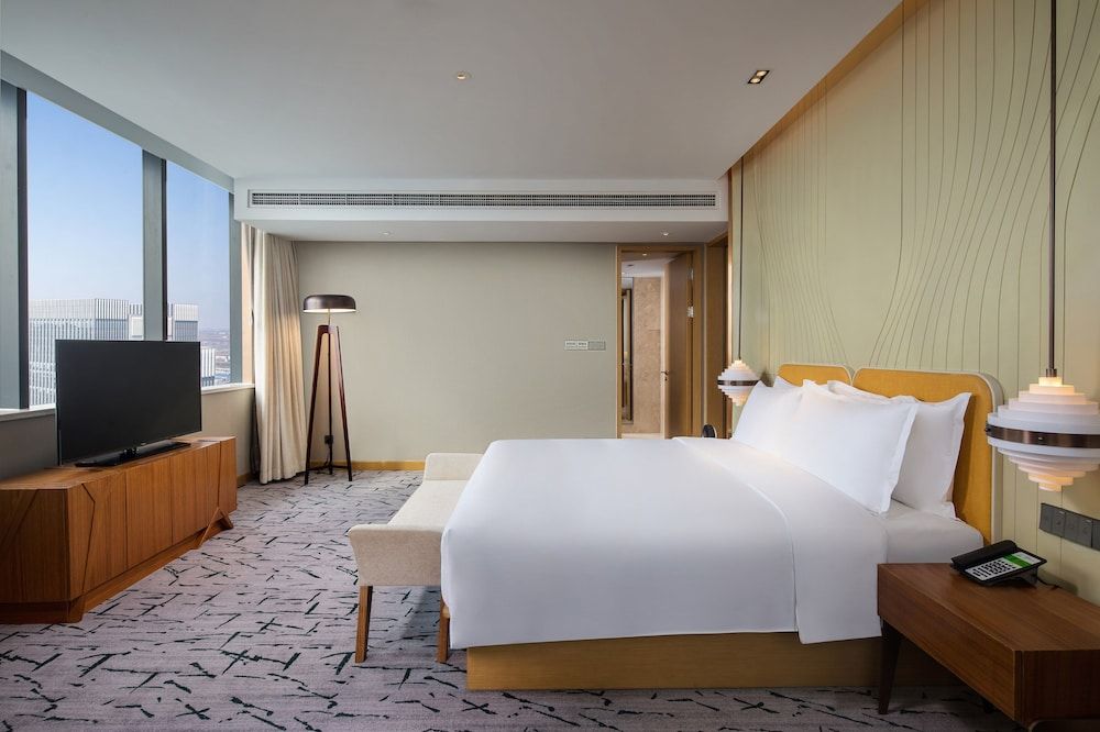 Suite, 1 Bedroom (Dining Area)