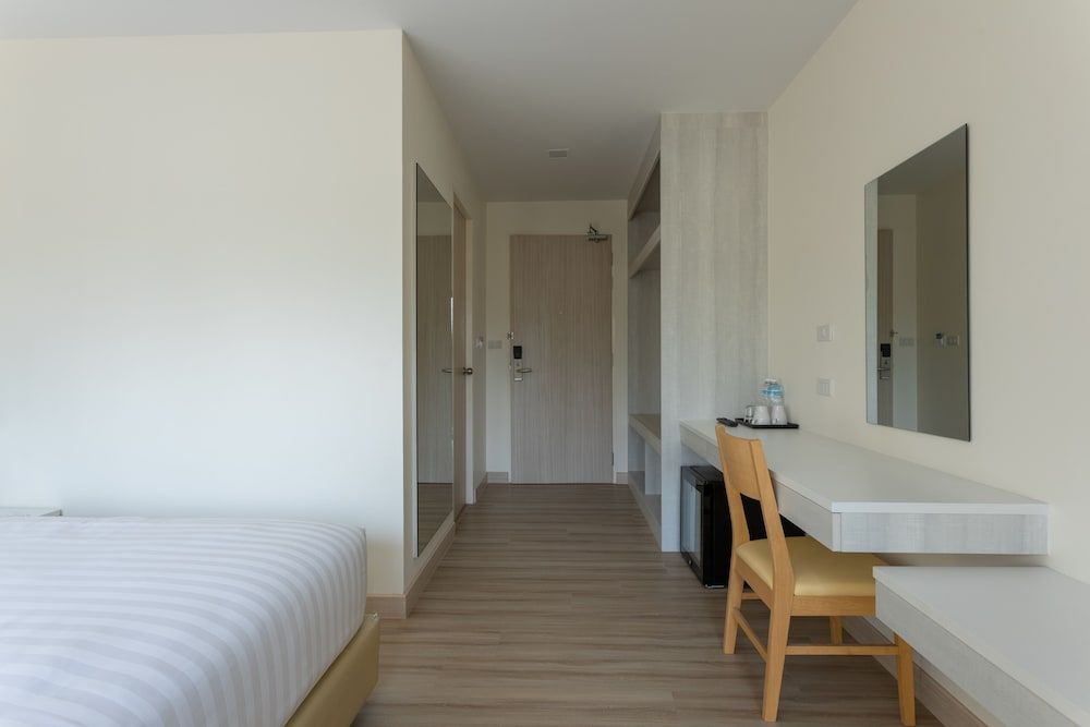 Porestva Hotel Sriracha Deluxe Room (1 Bed) 4