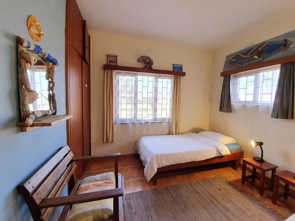 Salty Jackal Surf Camp Comfort Twin Room, 2 Twin Beds 3