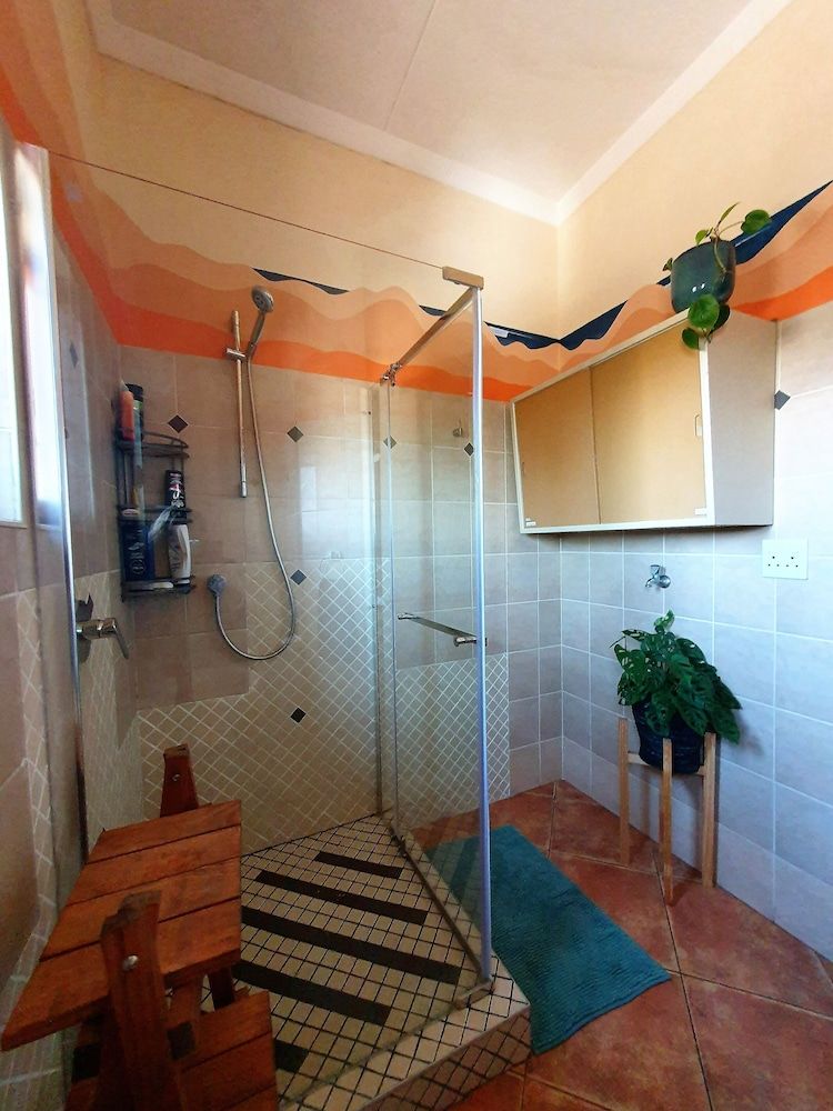 Salty Jackal Surf Camp Comfort Twin Room, 2 Twin Beds 7