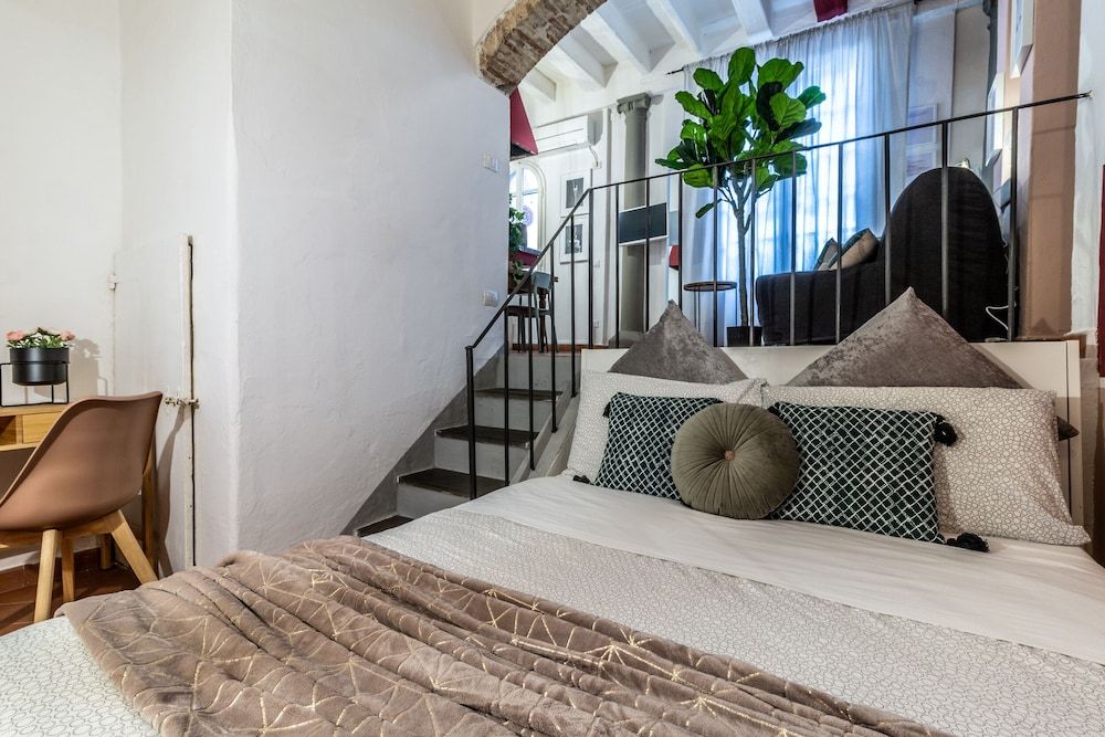 Wine Apartments  Florence  Vernaccia