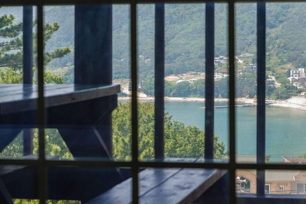 Geoje Cheongsol Pension Room (Sooseonhwa) 7